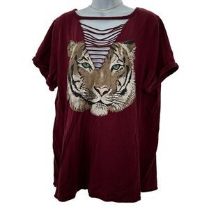 💙Torrid Burgundy Tiger Shirt Woman’s size 3 Slim Fit